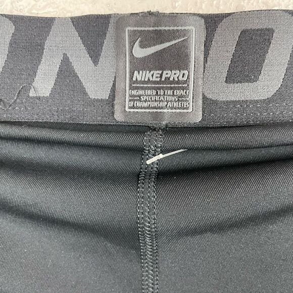 NWOT Nike Pro Dri-Fit Cropped Leggings Size S - Picture 4 of 6
